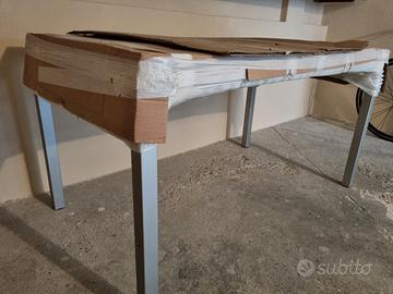 Tavolo Bontempi vetro/metallo