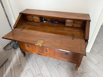 Scrittoio in legno