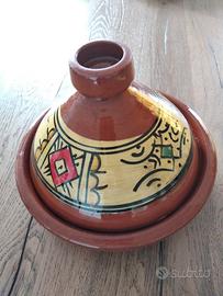 tajine in terracotta decorata a mano