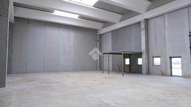 CAPANNONE A PALAZZOLO SULL'OGLIO