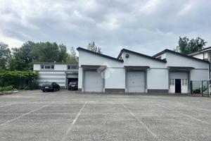 CAPANNONE A VEZZANO LIGURE