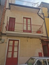 011 Paternò, casa singola su due livelli, terrazzo