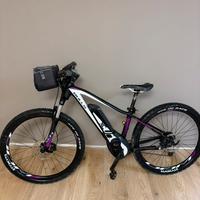 Bici  mountainbike elettrica donna