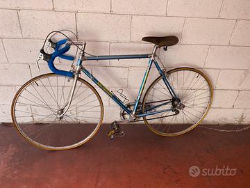Bici da corsa vintage marchio battistini