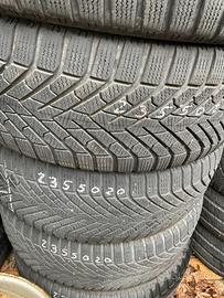 Pneumatici invernali usati 235/50-20 Pirelli