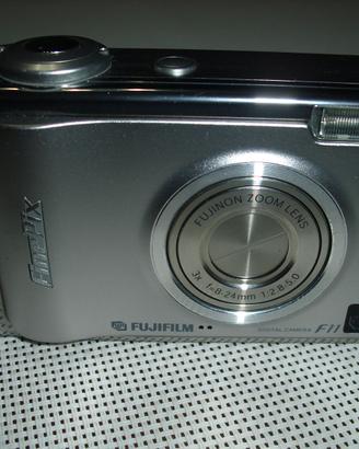 Fujifilm  F11
