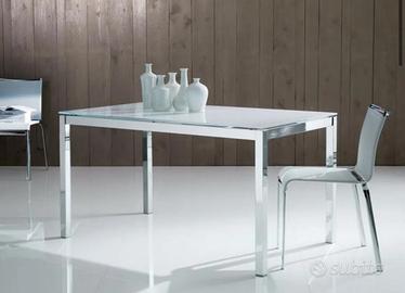 Tavolo Mago Bontempi  in cristallo  design