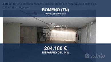 Immobile in asta di 1911 m² a Romeno