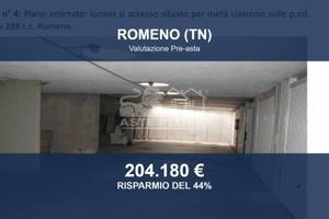 Immobile in asta di 1911 m² a Romeno