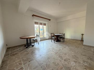 4 LOCALI A REGGIO DI CALABRIA