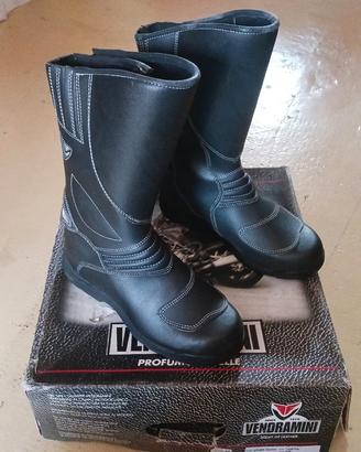 scarpe motociclistiche 