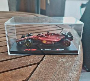 Modellino Ferrari F1-75 Leclerc Burago con teca
