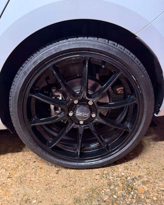 Cerchi Oz Hyper Gt 19 5x112 e gomme