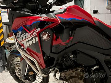 Africa twin 1100 2025 (2000 euro accessori)