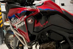 Africa twin 1100 2025 (2000 euro accessori)