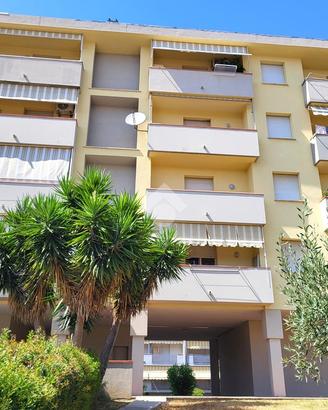 4 LOCALI A FOLLONICA