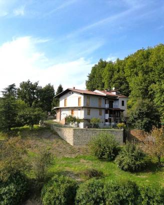 CASA PANORAMICA IN PIEMONTE CON AMPIO GIARDINO