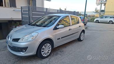 Clio III 2008 5p 1.2 16v Dynamique