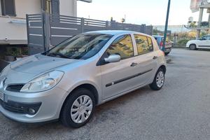 Clio III 2008 5p 1.2 16v Dynamique