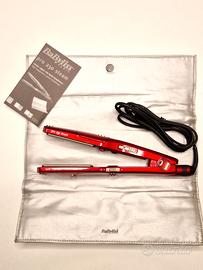 Piastra a vapore Babyliss per lisciare i capelli.