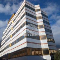 AMPIO E LUMINOSO UFFICIO In zona servita proponiam