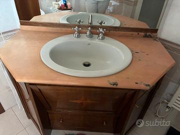 Monile bagno con lavello e rubinetteria