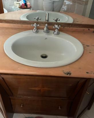 Monile bagno con lavello e rubinetteria