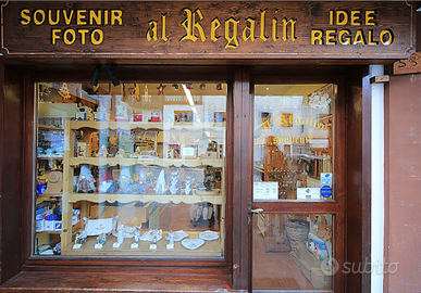 Locale con avviata attività commerciale