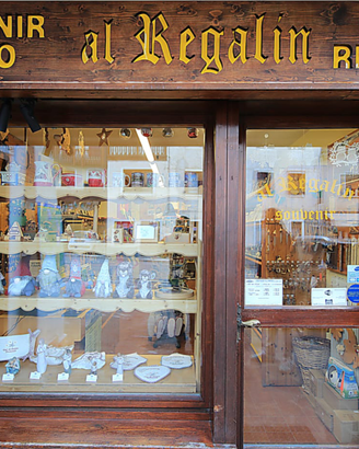 Locale con avviata attività commerciale