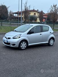 Toyota Aygo 1.0 12V VVT-i 5 porte Now Connect