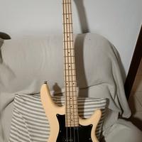 basso elettrico attivo Ibanez