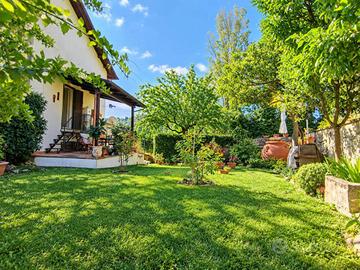 Casa indipendente di 146 m² con 3 locali a Itri