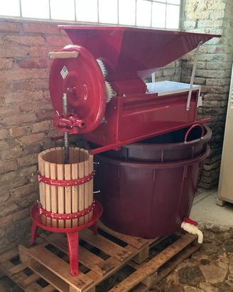 Attrezzatura per vino