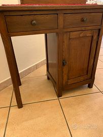 Scrittoio in legno rustico