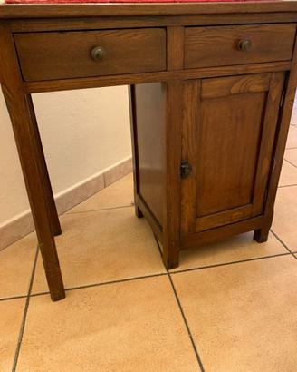 Scrittoio in legno rustico