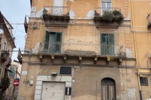 Intero stabile per investimento