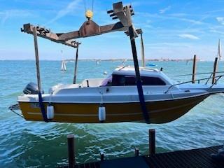 Pilotina planante con motore 40 hp YAMAHA 4 t