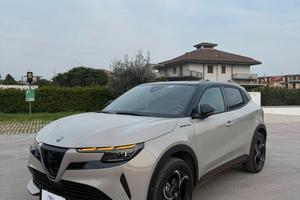 Alfa Romeo Junior 1.2 145 CV Hybrid eDCT6 Speciale