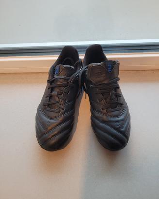 Scarpe da calcio in pelle nr.34 praticamente nuove