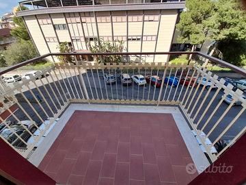 4 Vani tra Piazza Montessori e Via Roccaromana