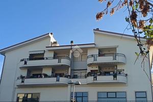 4 LOCALI A MARINO