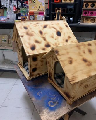 Cucce artigianali legno per cani e gatti