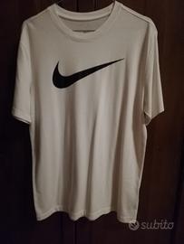 Nike t-shirt 