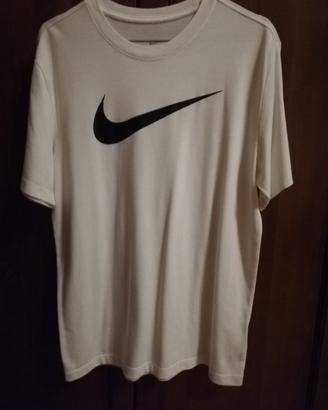 Nike t-shirt 