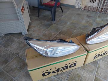 Fari anteriori dx e sx ford focus dal 2014 al 2018