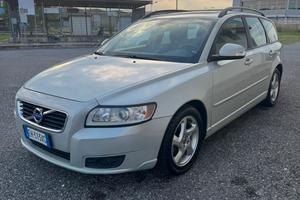 Volvo V50 D2 R-design