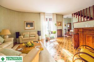 VILLA A SCHIERA A CASALECCHIO DI RENO