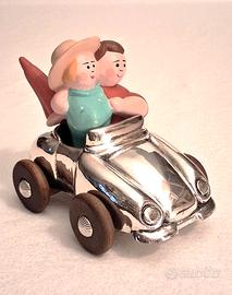 SCULTURA TRAZO DI ENZO VIVIANI COPPIA IN AUTO