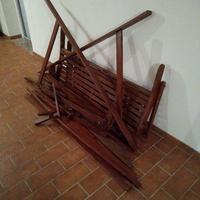 Dondolo in legno da restaurare