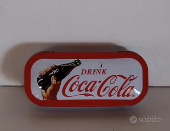 Scatola Coca-Cola vintage in metallo 9x2 cm